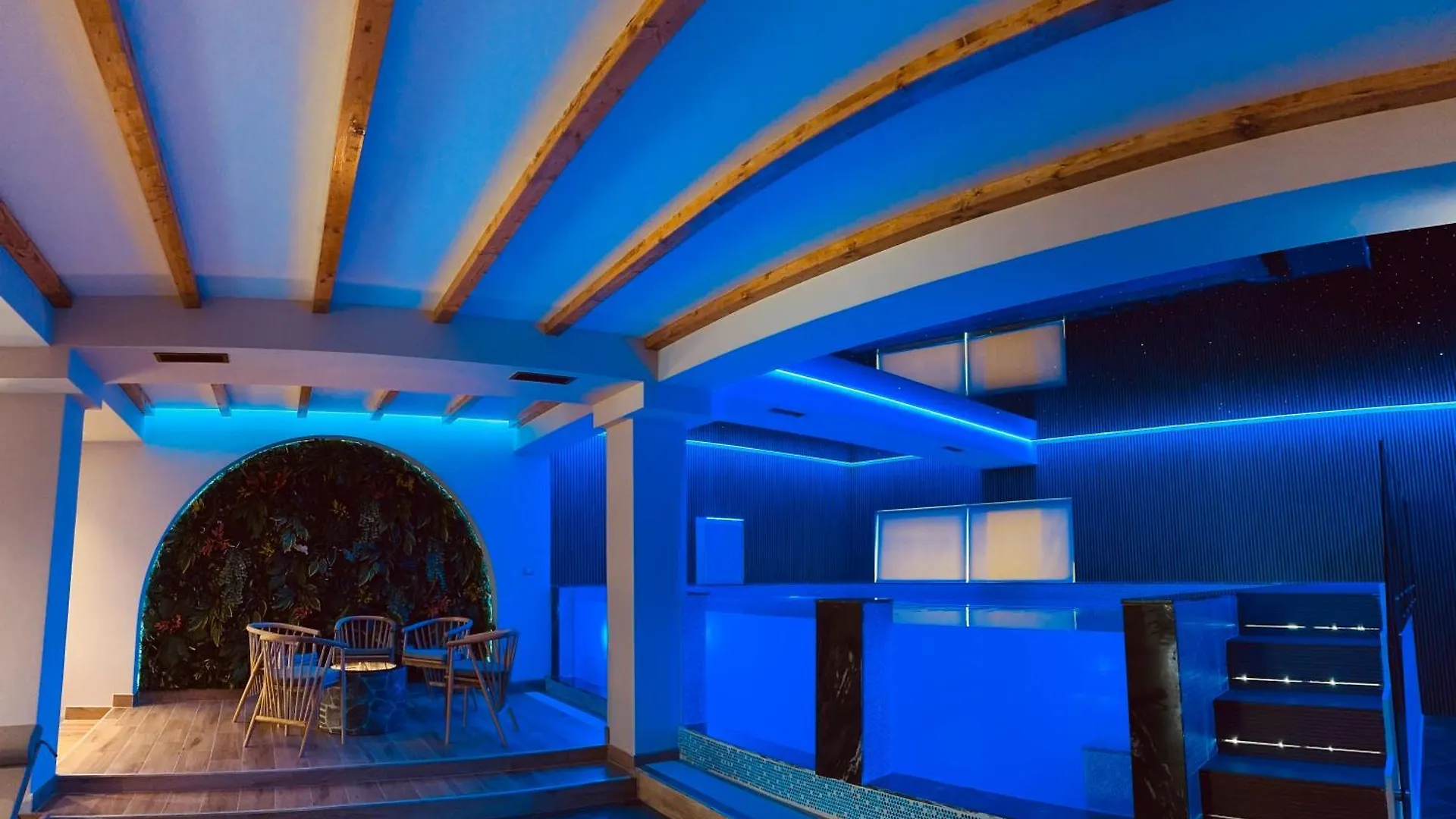 Prince Of Lake Hotel Canaj