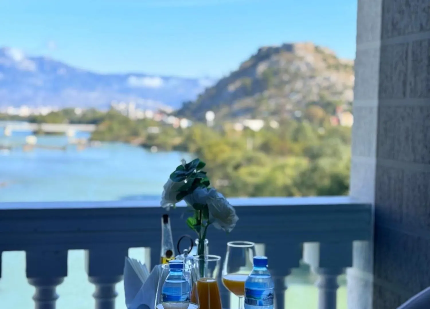 Prince Of Lake Hotel Canaj