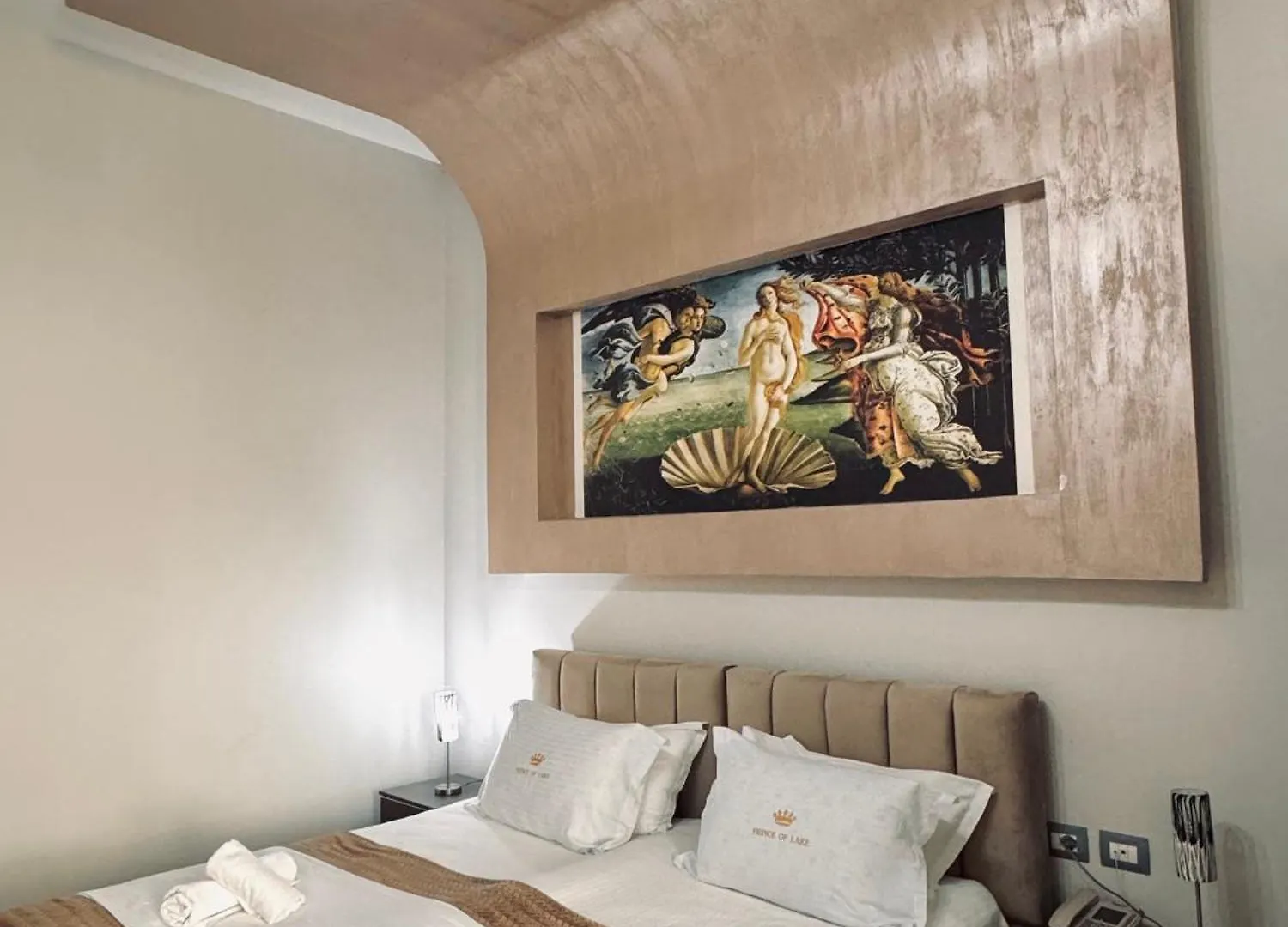 Prince Of Lake Hotel Canaj