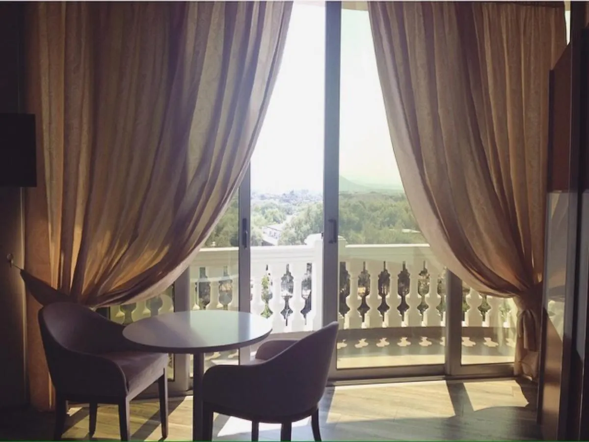 Prince Of Lake Hotel Canaj
