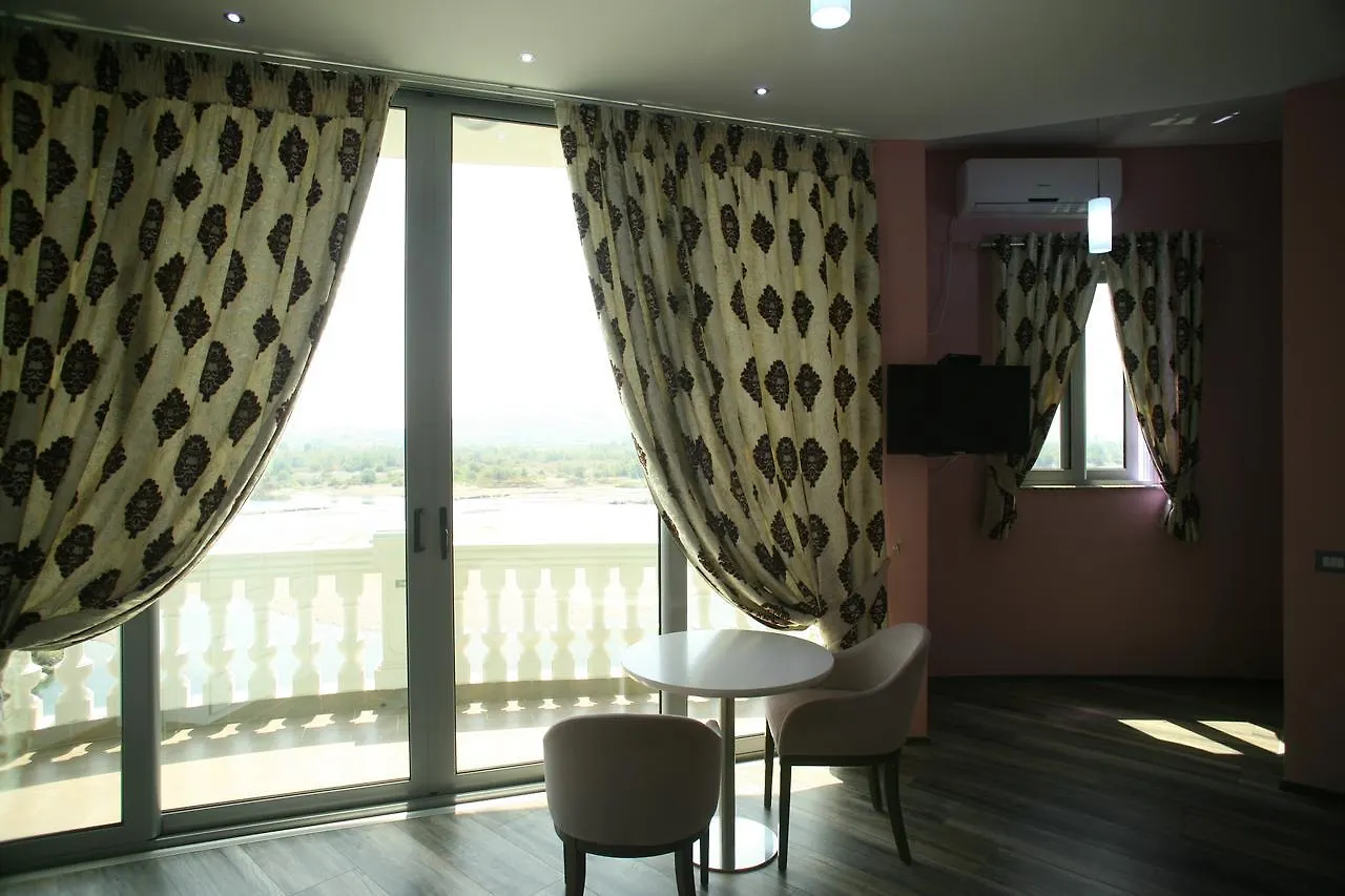 Prince Of Lake Hotel Canaj