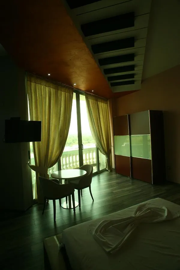 Prince Of Lake Hotel Canaj