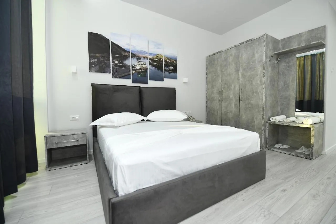 Prince Of Lake Hotel Canaj