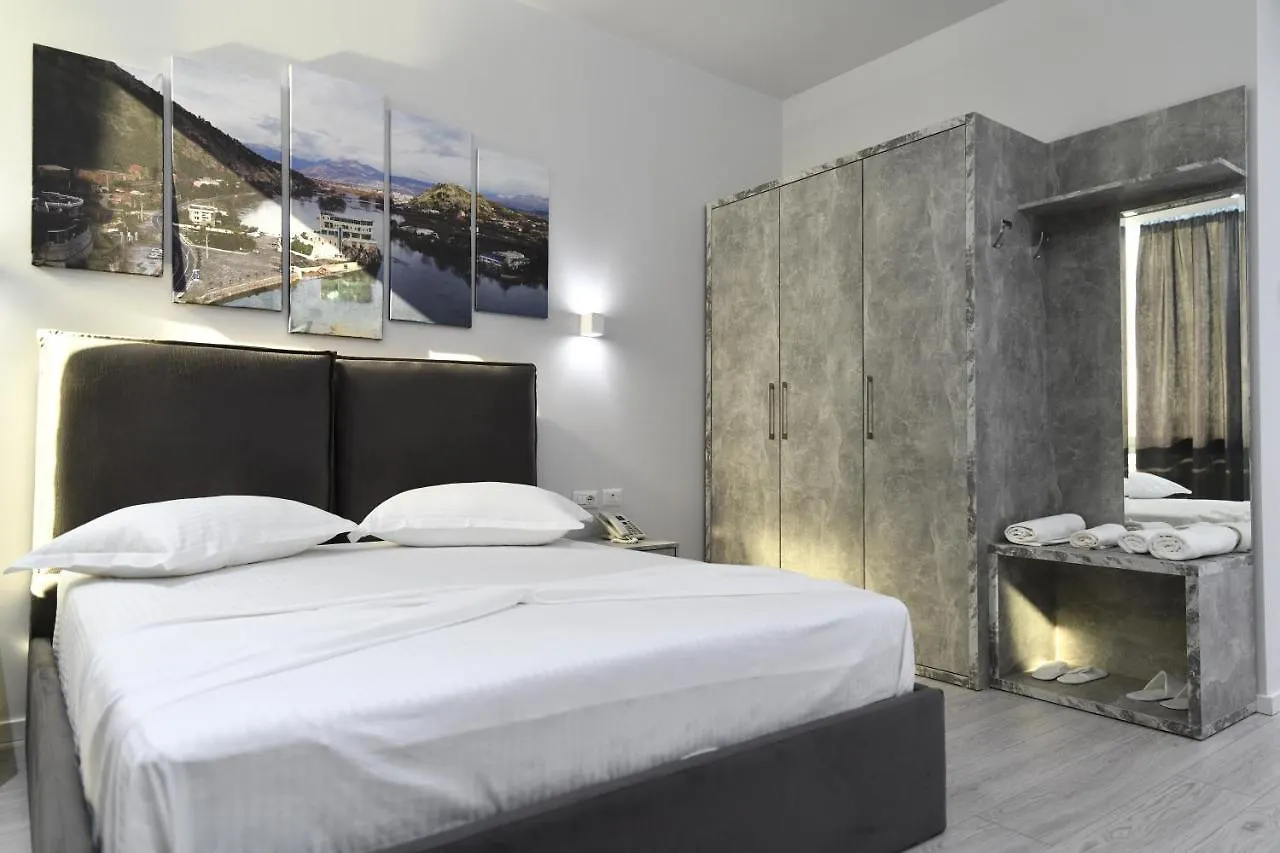 Prince Of Lake Hotel Canaj
