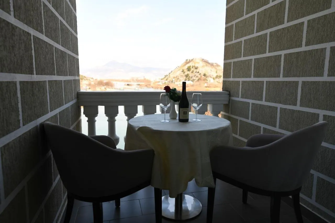 ***  Prince Of Lake Hotel Canaj Albanie