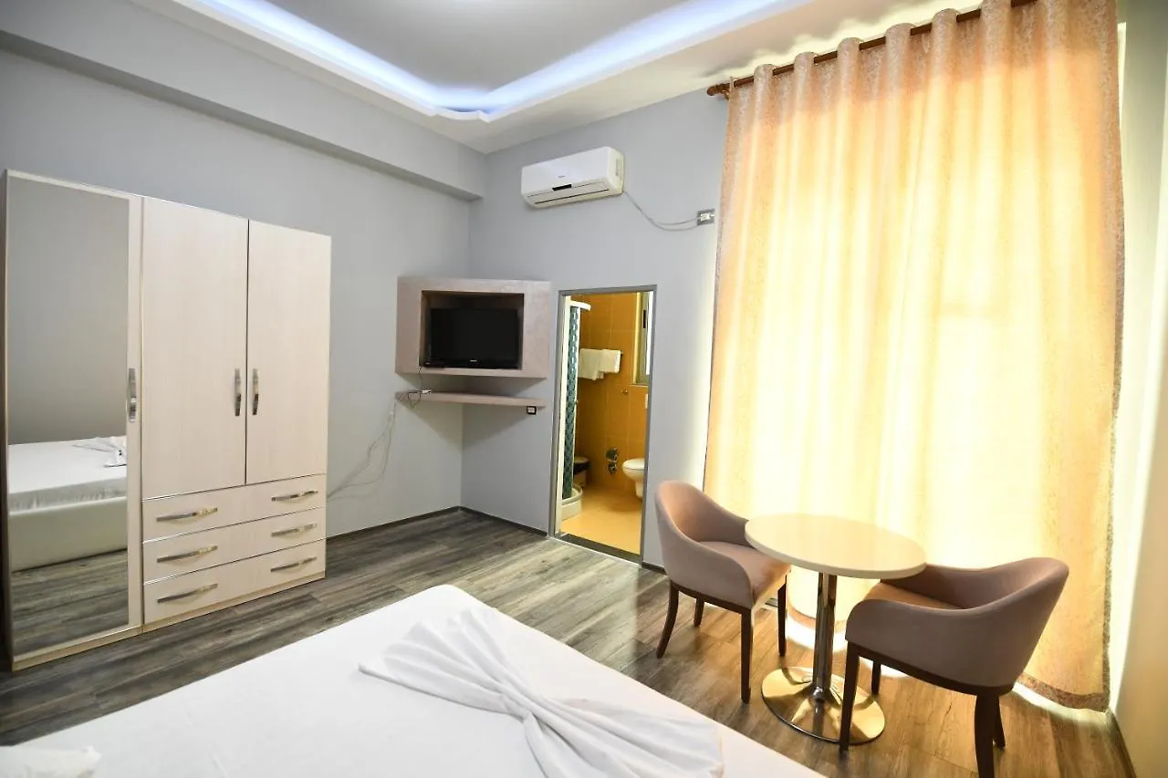 Prince Of Lake Hotel Canaj