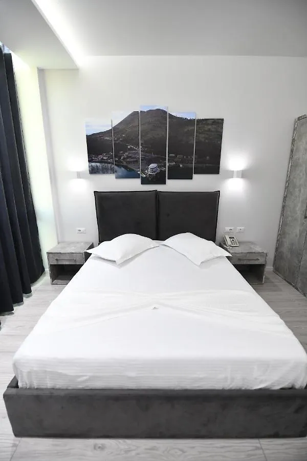 Prince Of Lake Hotel Canaj