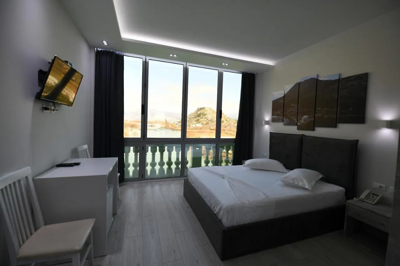 Prince Of Lake Hotel Canaj