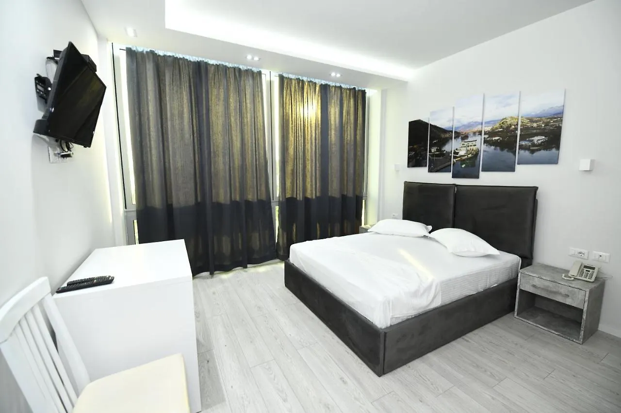 Prince Of Lake Hotel Canaj