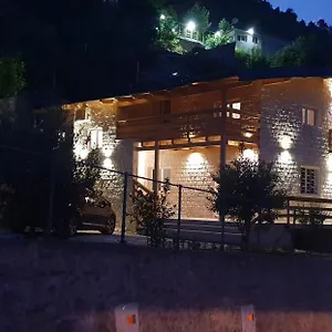 فندق Grandpa's House, شكودر